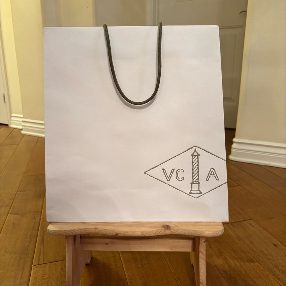 Van Cleef & Arpels VCA Paper White Shopping Gift Bag